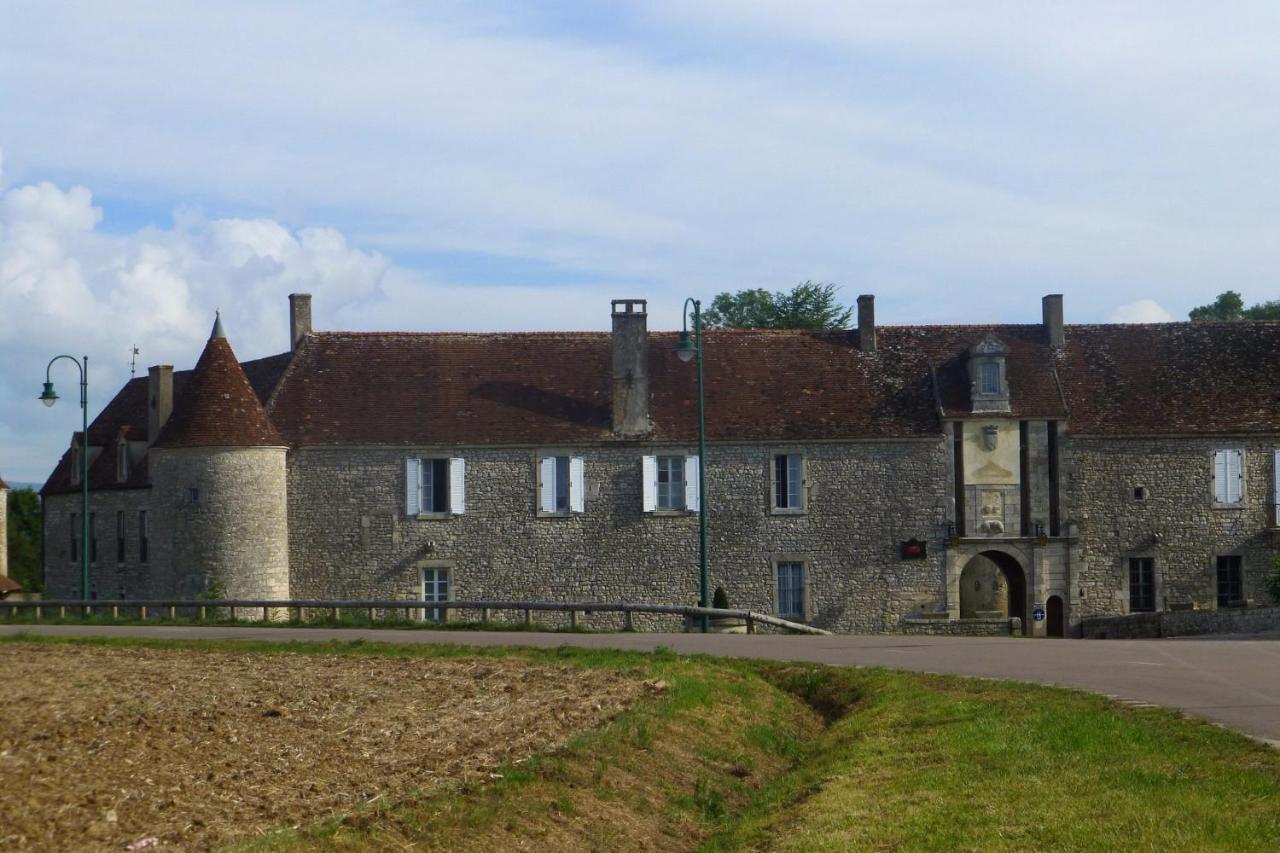 Chateau De La Berchere Нюї-Сен-Жорж Екстер'єр фото
